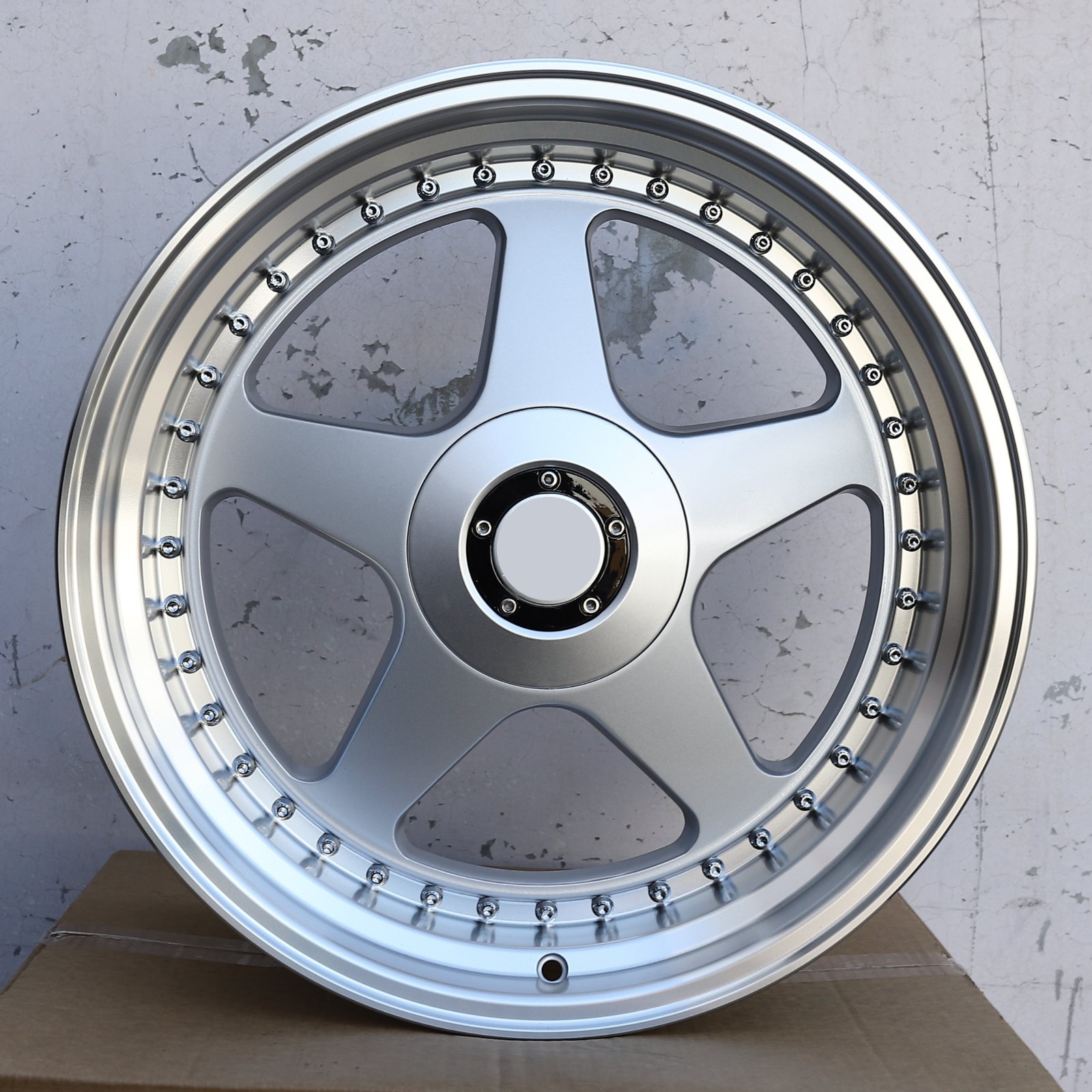 OZR-1 | OZ Futura Style Wheels | Silver Machined Lip — photo 1